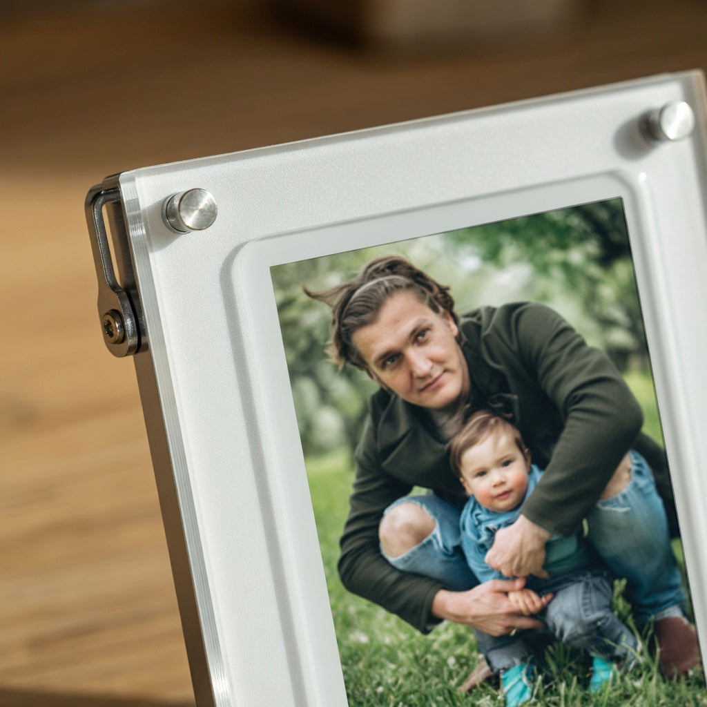 Digital Photo Frame with WiFi and Cloud Storage